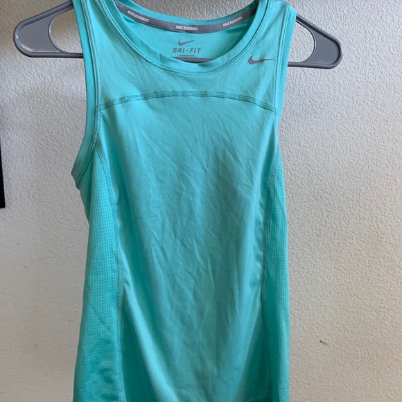 Dri-Fit Nike Miler Tank - Picture 3 of 5